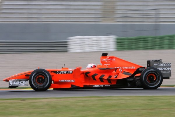 Fairuz Fauzy (MAL) Spyker F8-VII.
Formula One Testing, Valencia, Spain,
Day Two, Monday 20 February 2007.
DIGITAL IMAGE
Fairuz Fauzy (MAL) Spyker F8-VII.
Formula One Testing, Valencia, Spain,
Day Two, Monday 20 February 2007.
DIGITAL IMAGE