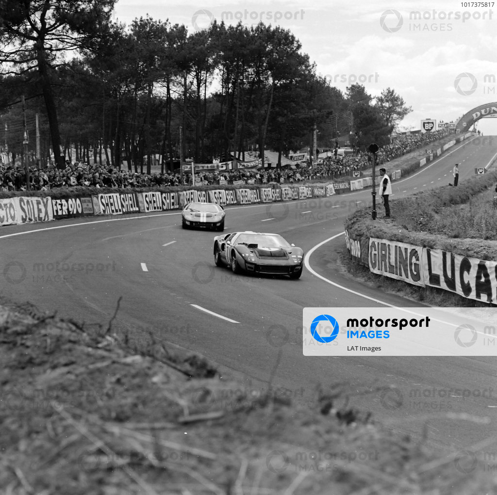 graham-hill-brian-muir-alan-mann-racing-ltd-ford-mk-ii-24-hours