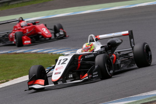 2017 Japanese Formula 3 Championship.
Motegi, Japan. 29th - 230th July 2017. Rd 14 15 & 16.
Rd15 Winner Sho Tsuboi ( #1 Corolla Chukyo Kuo TOM?S F317 ) 2nd position Mitsunori Takaboshi ( #23 B-MAX NDDP F3 ) 3rd position Alex Palou ( #12 ThreeBond Racing with DRAGO CORSE ) podium portrait
World Copyright: Yasushi Ishihara / LAT Images.
Ref: 2017JF3_R14_16_10 2017 Japanese Formula 3 Championship.
Motegi, Japan. 29th - 230th July 2017. Rd 14 15 & 16.
Rd15 Winner Sho Tsuboi ( #1 Corolla Chukyo Kuo TOM?S F317 ) 2nd position Mitsunori Takaboshi ( #23 B-MAX NDDP F3 ) 3rd position Alex Palou ( #12 ThreeBond Racing with DRAGO CORSE ) podium portrait
World Copyright: Yasushi Ishihara / LAT Images.
Ref: 2017JF3_R14_16_10