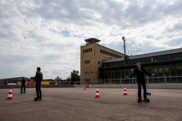 2014/2015 FIA Formula E Championship.
Berlin ePrix, Berlin Tempelhof Airport, Germany.
Thursday 21 May 2015
Jerome D'Ambrosio (BEL)/Dragon Racing - Spark-Renault SRT_01E, Nelson Piquet Jr (BRA)/China Racing - Spark-Renault SRT_01E and Scott Speed (USA)/Andretti Autosport - Spark-Renault SRT_01E on hovertrax.
Photo: Zak Mauger/LAT/Formula E
ref: Digital Image _L0U6543
2014/2015 FIA Formula E Championship.
Berlin ePrix, Berlin Tempelhof Airport, Germany.
Thursday 21 May 2015
Jerome D'Ambrosio (BEL)/Dragon Racing - Spark-Renault SRT_01E, Nelson Piquet Jr (BRA)/China Racing - Spark-Renault SRT_01E and Scott Speed (USA)/Andretti Autosport - Spark-Renault SRT_01E on hovertrax.
Photo: Zak Mauger/LAT/Formula E
ref: Digital Image _L0U6543