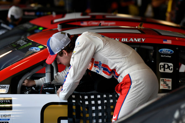 2017 Monster Energy NASCAR Cup Series
STP 500
Martinsville Speedway, Martinsville, VA USA
Friday 31 March 2017
Ryan Blaney
World Copyright: Scott R LePage/LAT Images
ref: Digital Image lepage-170331-mv-0158 2017 Monster Energy NASCAR Cup Series
STP 500
Martinsville Speedway, Martinsville, VA USA
Friday 31 March 2017
Ryan Blaney
World Copyright: Scott R LePage/LAT Images
ref: Digital Image lepage-170331-mv-0158