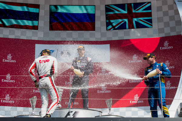 2017 FIA Formula 2 Round 5.
Red Bull Ring, Spielberg, Austria.
Sunday 9 July 2017.
Alexander Albon (THA, ART Grand Prix), Artem Markelov (RUS, RUSSIAN TIME) and Oliver Rowland (GBR, DAMS).
Photo: Zak Mauger/FIA Formula 2.
ref: Digital Image _54I0373 2017 FIA Formula 2 Round 5.
Red Bull Ring, Spielberg, Austria.
Sunday 9 July 2017.
Alexander Albon (THA, ART Grand Prix), Artem Markelov (RUS, RUSSIAN TIME) and Oliver Rowland (GBR, DAMS).
Photo: Zak Mauger/FIA Formula 2.
ref: Digital Image _54I0373