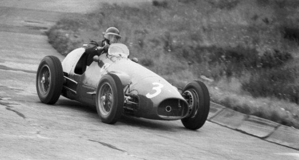 1954 German Grand Prix.
Nurburgring, Germany.
30/7-1/8 1954.
Mike Hawthorn (Ferrari 625). He took over Gonzalez's car to finish in 2nd position.
World Copyright - LAT Photographic

