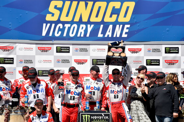 Monster Energy NASCAR Cup Series
Toyota/Save Mart 350
Sonoma Raceway, Sonoma, CA USA
Sunday 25 June 2017
Kevin Harvick, Stewart-Haas Racing, Mobil 1 Ford Fusion wins Sonoma.
World Copyright: Rusty Jarrett
LAT Images