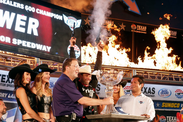 Verizon IndyCar Series
Rainguard Water Sealers 600
Texas Motor Speedway, Ft. Worth, TX USA
Saturday 10 June 2017
Will Power, Team Penske Team Penske Chevrolet celebrates with the traditional six shooters in victory lane
World Copyright: Phillip Abbott
LAT Images
ref: Digital Image abbott_texasIC_0617_5154 Verizon IndyCar Series
Rainguard Water Sealers 600
Texas Motor Speedway, Ft. Worth, TX USA
Saturday 10 June 2017
Will Power, Team Penske Team Penske Chevrolet celebrates with the traditional six shooters in victory lane
World Copyright: Phillip Abbott
LAT Images
ref: Digital Image abbott_texasIC_0617_5154