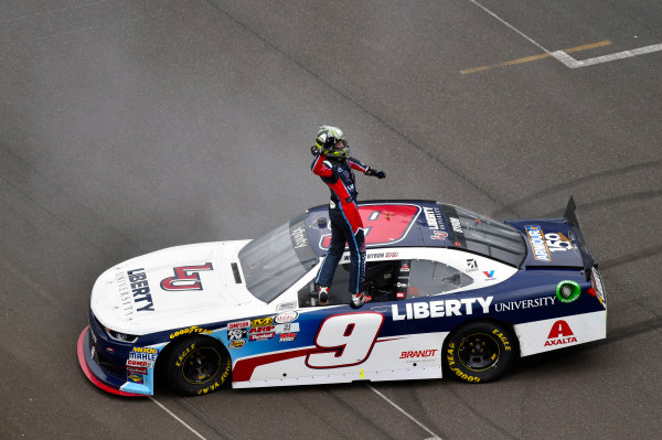 NASCAR XFINITY Series
Lilly Diabetes 250
Indianapolis Motor Speedway, Indianapolis, IN USA
Saturday 22 July 2017
William Byron, Liberty University Chevrolet Camaro celebrates his win
World Copyright: Nigel Kinrade
LAT Images NASCAR XFINITY Series
Lilly Diabetes 250
Indianapolis Motor Speedway, Indianapolis, IN USA
Saturday 22 July 2017
William Byron, Liberty University Chevrolet Camaro celebrates his win
World Copyright: Nigel Kinrade
LAT Images