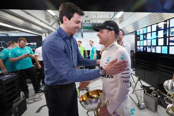 Sochi Autodrom, Sochi, Russia.
Sunday 30 April 2017.
Toto Wolff, Executive Director (Business), Mercedes AMG, with Valtteri Bottas, Mercedes AMG, 1st Position.
World Copyright: Steve Etherington/LAT Images
ref: Digital Image SNE14871 Sochi Autodrom, Sochi, Russia.
Sunday 30 April 2017.
Toto Wolff, Executive Director (Business), Mercedes AMG, with Valtteri Bottas, Mercedes AMG, 1st Position.
World Copyright: Steve Etherington/LAT Images
ref: Digital Image SNE14871