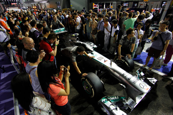 Marina Bay Circuit, Singapore.
19th September 2013.
The Mercedes AMG team push the car through the pits.
World Copyright: Jed Leicester/LAT Photographic.
ref: Digital Image _JED1486 Marina Bay Circuit, Singapore.
19th September 2013.
The Mercedes AMG team push the car through the pits.
World Copyright: Jed Leicester/LAT Photographic.
ref: Digital Image _JED1486