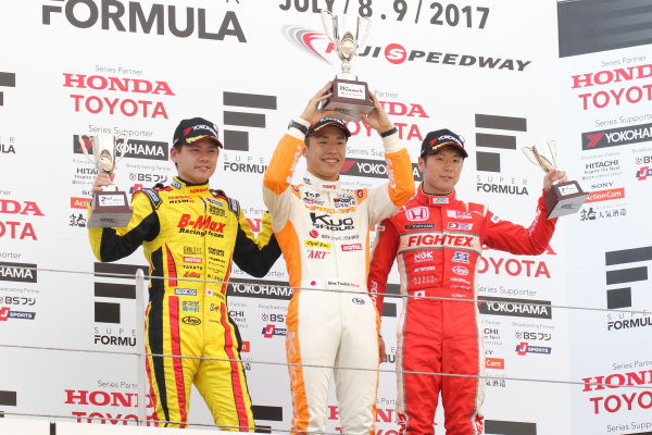 2017 Japanese Formula 3 Championship.
Fuji, Japan. 8th - 9th July 2017. Rd 12 & 13.
Rd13 Winner Sho Tsuboi ( #1 Corolla Chukyo Kuo TOM?S F317 ) 2nd position Mitsunori Takaboshi ( #23 B-MAX NDDP F3 ) 3rd position Hiroki Otsu ( #2 TODA RACING ) podium portrait
World Copyright: Yasushi Ishihara / LAT Images.
Ref: 2017JF3_Rd12&13_010 2017 Japanese Formula 3 Championship.
Fuji, Japan. 8th - 9th July 2017. Rd 12 & 13.
Rd13 Winner Sho Tsuboi ( #1 Corolla Chukyo Kuo TOM?S F317 ) 2nd position Mitsunori Takaboshi ( #23 B-MAX NDDP F3 ) 3rd position Hiroki Otsu ( #2 TODA RACING ) podium portrait
World Copyright: Yasushi Ishihara / LAT Images.
Ref: 2017JF3_Rd12&13_010