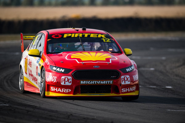 2017 Supercars Championship Round 2.
Tasmania SuperSprint, Simmons Plains Raceway, Tasmania, Australia.
Friday April 7th to Sunday April 9th 2017.
Fabian Coulthard drives the #12 Shell V-Power Racing Team Ford Falcon FGX.
World Copyright: Daniel Kalisz/LAT Images
Ref: Digital Image 070417_VASCR2_DKIMG_1587.JPG 2017 Supercars Championship Round 2.
Tasmania SuperSprint, Simmons Plains Raceway, Tasmania, Australia.
Friday April 7th to Sunday April 9th 2017.
Fabian Coulthard drives the #12 Shell V-Power Racing Team Ford Falcon FGX.
World Copyright: Daniel Kalisz/LAT Images
Ref: Digital Image 070417_VASCR2_DKIMG_1587.JPG