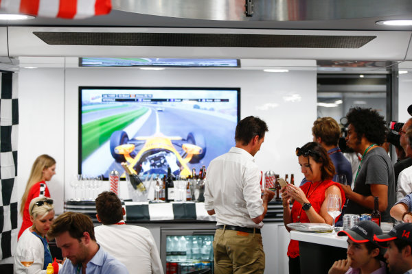Monte Carlo, Monaco.
Sunday 28 May 2017.
McLaren adopts a distinctly American feel in the hospitality area, in celebration of their participation in the Indy 500 with Fernando Alonso, McLaren.
World Copyright: Andy Hone/LAT Images
ref: Digital Image _ONY2048 Monte Carlo, Monaco.
Sunday 28 May 2017.
McLaren adopts a distinctly American feel in the hospitality area, in celebration of their participation in the Indy 500 with Fernando Alonso, McLaren.
World Copyright: Andy Hone/LAT Images
ref: Digital Image _ONY2048