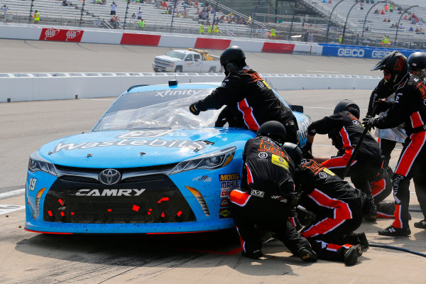 NASCAR Xfinity Series
ToyotaCare 250
Richmond International Raceway, Richmond, VA USA
Saturday 29 April 2017
Matt Tifft, Wastebits Toyota Camry pit stop
World Copyright: Russell LaBounty
LAT Images
ref: Digital Image 17RIC1Jrl_4609 NASCAR Xfinity Series
ToyotaCare 250
Richmond International Raceway, Richmond, VA USA
Saturday 29 April 2017
Matt Tifft, Wastebits Toyota Camry pit stop
World Copyright: Russell LaBounty
LAT Images
ref: Digital Image 17RIC1Jrl_4609
