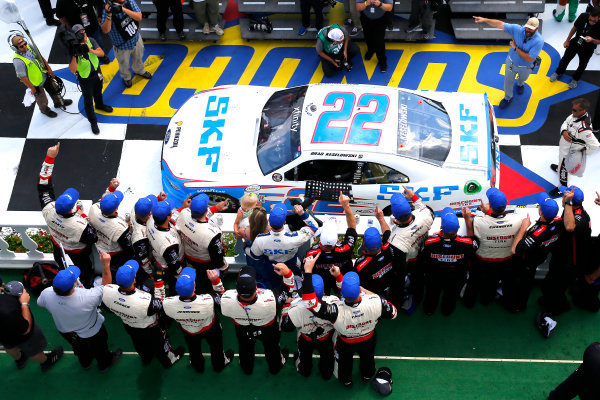 NASCAR XFINITY Series
Pocono Green 250
Pocono Raceway, Long Pond, PA USA
Saturday 10 June 2017
Brad Keselowski, SKF Ford Mustang celebrates in victory lane after winning
World Copyright: Russell LaBounty
LAT Images
ref: Digital Image 17POC1rl_03980 NASCAR XFINITY Series
Pocono Green 250
Pocono Raceway, Long Pond, PA USA
Saturday 10 June 2017
Brad Keselowski, SKF Ford Mustang celebrates in victory lane after winning
World Copyright: Russell LaBounty
LAT Images
ref: Digital Image 17POC1rl_03980
