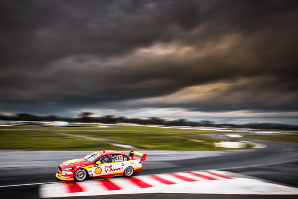 2017 Supercars Championship Round 5.
Winton SuperSprint, Winton Raceway, Victoria, Australia.
Friday May 19th to Sunday May 21st 2017.
Fabian Coulthard drives the #12 Shell V-Power Racing Team Ford Falcon FGX.
World Copyright: Daniel Kalisz/LAT Images
Ref: Digital Image 190517_VASCR5_DKIMG_3617.JPG 2017 Supercars Championship Round 5.
Winton SuperSprint, Winton Raceway, Victoria, Australia.
Friday May 19th to Sunday May 21st 2017.
Fabian Coulthard drives the #12 Shell V-Power Racing Team Ford Falcon FGX.
World Copyright: Daniel Kalisz/LAT Images
Ref: Digital Image 190517_VASCR5_DKIMG_3617.JPG