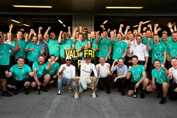 Sochi Autodrom, Sochi, Russia.
Sunday 30 April 2017.
Valtteri Bottas, Mercedes AMG, 1st Position, Lewis Hamilton, Mercedes AMG, and the Mercedes team celebrate victory.
World Copyright: Steve Etherington/LAT Images
ref: Digital Image SNE18825