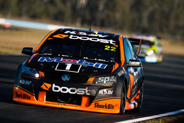 2017 Supercars Championship Round 8. 
Ipswich SuperSprint, Queensland Raceway, Queensland, Australia.
Friday 28th July to Sunday 30th July 2017.
James Courtney, Walkinshaw Racing. 
World Copyright: Daniel Kalisz/ LAT Images
Ref: Digital Image 280717_VASCR8_DKIMG_8321.jpg