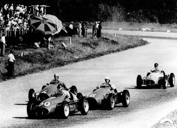 Monza, Italy.
11-13 September 1953.
Juan Manuel Fangio (Maserati A6GCM) leads Giuseppe Farina (number 6), Alberto Ascari (both Ferrari 500) and Onofre Marimon (Maserati A6GCM) during their battle for the lead. Fangio, Farina and Ascari finished in 1st, 2nd and 3rd positions respectively.
Ref-Autocar 567/1375.
World Copyright - LAT Photographic Monza, Italy.
11-13 September 1953.
Juan Manuel Fangio (Maserati A6GCM) leads Giuseppe Farina (number 6), Alberto Ascari (both Ferrari 500) and Onofre Marimon (Maserati A6GCM) during their battle for the lead. Fangio, Farina and Ascari finished in 1st, 2nd and 3rd positions respectively.
Ref-Autocar 567/1375.
World Copyright - LAT Photographic