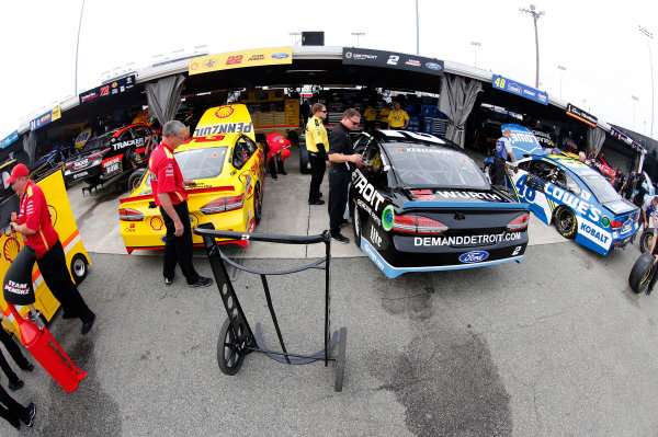 Monster Energy NASCAR Cup Series
Toyota Owners 400
Richmond International Raceway, Richmond, VA USA
Saturday 29 April 2017
Brad Keselowski, Team Penske, Detroit Genuine Parts Ford Fusion Joey Logano, Team Penske, Shell Pennzoil Ford Fusion
World Copyright: Matthew T. Thacker
LAT Images
ref: Digital Image 17RIC1mt1248