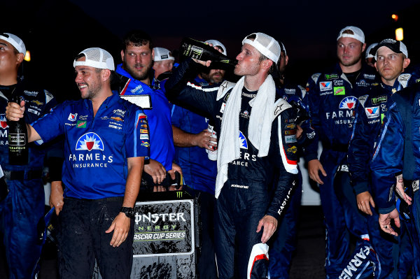 Monster Energy NASCAR Cup Series
Brickyard 400
Indianapolis Motor Speedway, Indianapolis, IN USA
Sunday 23 July 2017
Kasey Kahne, Hendrick Motorsports, Chevrolet SS wins.
World Copyright: Rusty Jarrett
LAT Images