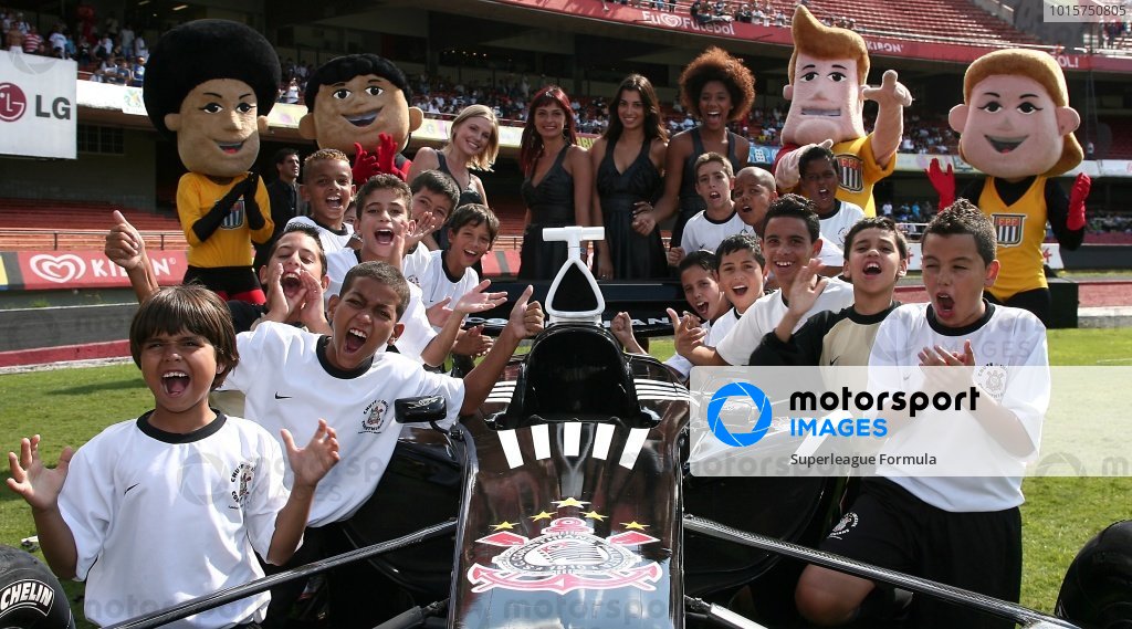 The Corinthians car was unveiled for their fans at the game against Sao