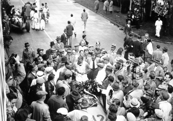 1938 Swiss Grand Prix.
Bremgarten, Berne, Switzerland. 21 August 1938.
Rudolf Caracciola, Mercedes-Benz W154, 1st position, and Dick Seaman, Mercedes-Benz W154, 2nd position, in parc ferme after the race.
Ref: RF38_SWI_56. World Copyright: Robert Fellowes/LAT Photographic
1938 Swiss Grand Prix.
Bremgarten, Berne, Switzerland. 21 August 1938.
Rudolf Caracciola, Mercedes-Benz W154, 1st position, and Dick Seaman, Mercedes-Benz W154, 2nd position, in parc ferme after the race.
Ref: RF38_SWI_56. World Copyright: Robert Fellowes/LAT Photographic