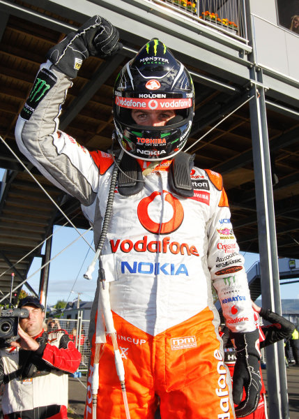 Round 4 - Hamilton 400.
Hamilton City Street Circuit, Hamilton, New Zealand.
17th - 18th April 2010.
Car 1, Jamie Whincup, Commodore VE, Holden, T8, TeamVodafone, Triple Eight Race Engineering, Triple Eight Racing.
World Copyright: Mark Horsburgh / LAT Photographic
ref: 1-Whincup-EV04-10-6467