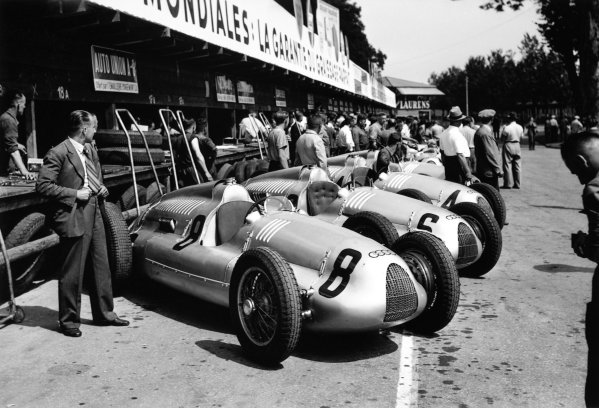 1938 Swiss Grand Prix.
Bremgarten, Berne, Switzerland. 21 August 1938.
The works Auto Union C team in the pits.
Ref: RF38_SUI_48. World Copyright: Robert Fellowes/LAT Photographic 1938 Swiss Grand Prix.
Bremgarten, Berne, Switzerland. 21 August 1938.
The works Auto Union C team in the pits.
Ref: RF38_SUI_48. World Copyright: Robert Fellowes/LAT Photographic