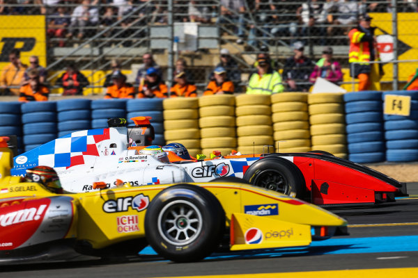 Le Mans (FRA) SEPT 25-27 2015 - World Series by Renault 2015 at the Bugatti circuit of Le Mans. Oliver Rowland #4 Fortec, in a sandwich between Sean Galeal #25 Jagonya Ayam with Carlin and Roy Nissany #17 Tech 1 Racing. Action. © 2015 Diederik van der Laan  / Dutch Photo Agency / LAT Photographic