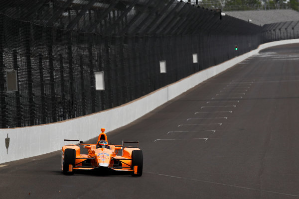 Verizon IndyCar Series
Fernando Alonso Test for Indianapolis 500
Indianapolis Motor Speedway, Indianapolis, IN USA
Wednesday 3 May 2017
Fernando Alonso turns his first career laps on an oval in preparation for his Indianapolis 500 debut.
World Copyright: Michael L. Levitt
LAT Images