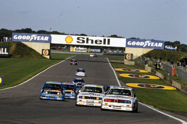 Ian Forrest, Drambuie Racing, BMW M3, leads Nick Whale, Auto Trader Techspeed Team, BMW M3, Will Hoy, BMW Team Listerine, BMW M3, and Ray Bellm, BMW Team Listerine, BMW M3.