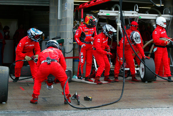 2003 Australian V8 Supercars, Round 9, Sandown, 14th September 2003.
V8 Supercar driver Mark Skaife waits for team mate Todd Kelly during pitsop in the Betta Electrical 500 held at Sandown International Raceway Melbourne, Australia this weekend.
Photo: Mark Horsburgh/LAT Photographic