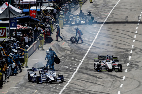 Verizon IndyCar Series
Chevrolet Detroit Grand Prix Race 2
Raceway at Belle Isle Park, Detroit, MI USA
Sunday 4 June 2017
Marco Andretti, Andretti Autosport with Yarrow Honda Ed Jones, Dale Coyne Racing Honda pit stop
World Copyright: Michael L. Levitt
LAT Images