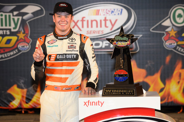NASCAR XFINITY Series
O’Reilly Auto Parts 300
Texas Motor Speedway
Fort Worth, TX USA
Saturday 4 November 2017
Erik Jones, GameStop Call of Duty WWII Toyota Camry, celebrates in victory Lane.
World Copyright: John K Harrelson
LAT Images NASCAR XFINITY Series
O’Reilly Auto Parts 300
Texas Motor Speedway
Fort Worth, TX USA
Saturday 4 November 2017
Erik Jones, GameStop Call of Duty WWII Toyota Camry, celebrates in victory Lane.
World Copyright: John K Harrelson
LAT Images