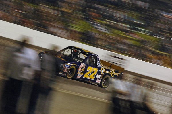 Indianapolis Raceway Park, 5 August, 2005
Bill Lester's Toyota Tundra races through turn one.
CopyrightÂ©F
Peirce Williams 2005
LAT Photographic ref
Digital Image Only