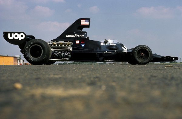 The Shadow DN7 of Jean-Pierre Jarier (FRA) was unveiled at the British GP but not raced. Featuring a Matra V12 engine rather than a Ford Cosworth DFV, the DN7 was raced just twice at Austria and Italy later in the season.
British Grand Prix, Silverstone, 19 July 1975.
BEST IMAGE
The Shadow DN7 of Jean-Pierre Jarier (FRA) was unveiled at the British GP but not raced. Featuring a Matra V12 engine rather than a Ford Cosworth DFV, the DN7 was raced just twice at Austria and Italy later in the season.
British Grand Prix, Silverstone, 19 July 1975.
BEST IMAGE