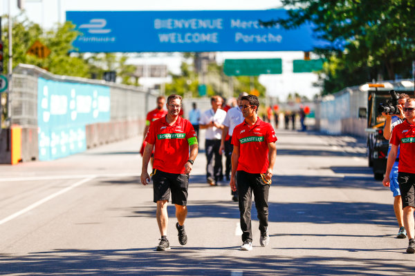 2016/2017 FIA Formula E Championship.
Round 11 - Montreal ePrix, Canada
Friday 28 July 2017.Lucas Di Grassi (BRA), ABT Schaeffler Audi Sport, Spark-Abt Sportsline, ABT Schaeffler FE02, walks the track.
Photo: Sam Bloxham/LAT/Formula E
ref: Digital Image _W6I4676 2016/2017 FIA Formula E Championship.
Round 11 - Montreal ePrix, Canada
Friday 28 July 2017.Lucas Di Grassi (BRA), ABT Schaeffler Audi Sport, Spark-Abt Sportsline, ABT Schaeffler FE02, walks the track.
Photo: Sam Bloxham/LAT/Formula E
ref: Digital Image _W6I4676