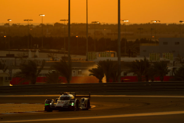 2015 FIA World Endurance Championship
Bahrain 6-Hours
Bahrain International Circuit, Bahrain
Saturday 21 November 2015.Lucas Di Grassi, Lo?c Duval, Oliver Jarvis (#8 LMP1 Audi Sport Team Joest Audi R18 e-tron quattro).
World Copyright: Sam Bloxham/LAT Photographic
ref: Digital Image _G7C1756