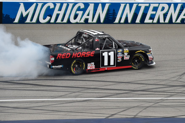 26-27 August, 2016, Brooklyn, Michigan USA
Brett Moffitt (11) celebrates after winning.
©2016, John Harrelson / LAT Photo USA 26-27 August, 2016, Brooklyn, Michigan USA
Brett Moffitt (11) celebrates after winning.
©2016, John Harrelson / LAT Photo USA
