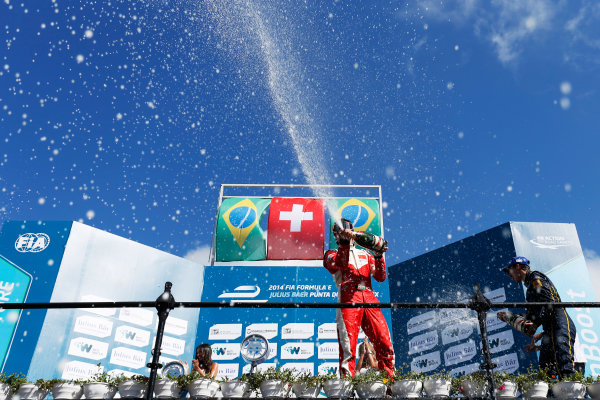 2014 FIA Formula E Championship.
Punta del Este ePrix, Uruguay.
Podium. Sebastien Buemi (SWI)/E.dams Renault - Spark-Renault SRT_01E (first position), Nelson Piquet Jr (BRA)/China Racing - Spark-Renault SRT_01E (second position) and Lucas di Grassi (BRA)/Audi Abt Sport - Spark-Renault SRT_01E (third position).
Photo: Zak Mauger/LAT/FE
ref: Digital Image _L0U1981 2014 FIA Formula E Championship.
Punta del Este ePrix, Uruguay.
Podium. Sebastien Buemi (SWI)/E.dams Renault - Spark-Renault SRT_01E (first position), Nelson Piquet Jr (BRA)/China Racing - Spark-Renault SRT_01E (second position) and Lucas di Grassi (BRA)/Audi Abt Sport - Spark-Renault SRT_01E (third position).
Photo: Zak Mauger/LAT/FE
ref: Digital Image _L0U1981