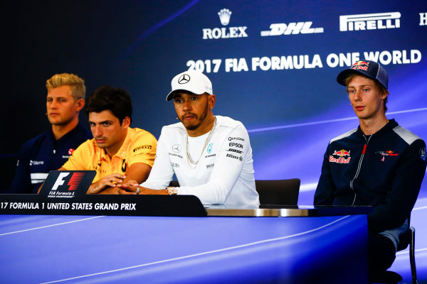 Circuit of the Americas, Austin, Texas, United States of America.
Thursday 19 October 2017.
Marcus Ericsson, Sauber C36 Ferrari, Carlos Sainz Jr, Renault Sport F1, Lewis Hamilton, Mercedes AMG, and Brendon Hartley, Toro Rosso, in the press conference.
World Copyright: Andy Hone/LAT Images 
ref: Digital Image _ONY9138