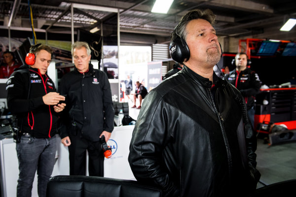 2017 Supercars Championship Round 11.
Bathurst 1000, Mount Panorama, New South Wales, Australia.
Tuesday 3rd October to Sunday 8th October 2017.
Michael Andretti, Andretti Autosport.
World Copyright: Daniel Kalisz/LAT Images
Ref: Digital Image 061017_VASCR11_DKIMG_4695.jpg 2017 Supercars Championship Round 11.
Bathurst 1000, Mount Panorama, New South Wales, Australia.
Tuesday 3rd October to Sunday 8th October 2017.
Michael Andretti, Andretti Autosport.
World Copyright: Daniel Kalisz/LAT Images
Ref: Digital Image 061017_VASCR11_DKIMG_4695.jpg