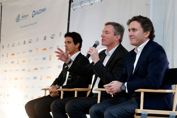 5-6 January, 2014, Las Vegas, Nevada USA
Former F1 driver Lucas di Grassi, Dr. Paul E. Jacobs, Chairman and CEO of Qualcomm Incorporated, and Alejandro Agag, CEO Formula E Holdings, answer questions from the media at a press event to introduce the new Spark-Renault SRT_01E Formula E car
©2014, Lesley Ann Miller
LAT Photo USA
5-6 January, 2014, Las Vegas, Nevada USA
Former F1 driver Lucas di Grassi, Dr. Paul E. Jacobs, Chairman and CEO of Qualcomm Incorporated, and Alejandro Agag, CEO Formula E Holdings, answer questions from the media at a press event to introduce the new Spark-Renault SRT_01E Formula E car
©2014, Lesley Ann Miller
LAT Photo USA