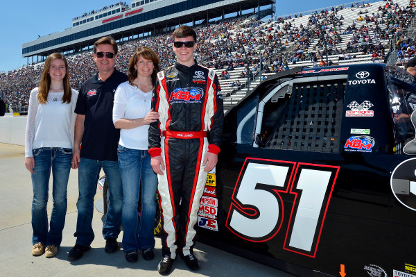 April 5-6, 2013 Martinsville, Virginia USA
Erik Jones with family
© 2013, Brian Czobat
LAT Photo USA
. April 5-6, 2013 Martinsville, Virginia USA
Erik Jones with family
© 2013, Brian Czobat
LAT Photo USA
.