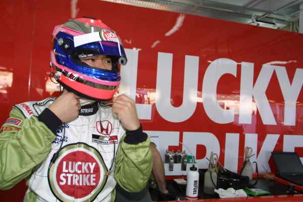 2002 Formula One Testing
Valencia, Spain. 19th - 20th January 2002.
Ryo Fukuda, BAR Honda , Portrait.
World Copyright: Charles Coates/LAT Photographic
ref: 8
5mb Digital Image Only