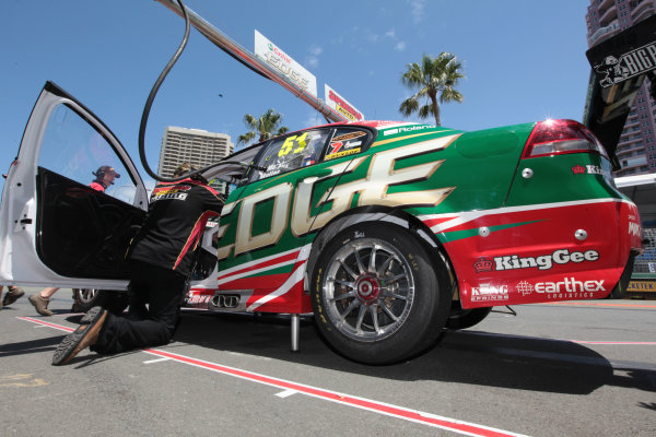 Gold Coast 600, Surfers Paradise, Queensland, Australia. 22nd - 24th October 2010.
Car 51,Castrol Racing,Commodore VE,Greg Murphy,Holden,PMM,Paul Morris Motorsport,Supercars,V8 Supercar,Yvann Muller,endurance,enduro.
World Copyright: Mark Horsburgh/LAT Photographic.
Ref: 51-PMM-EV11-10-21487.