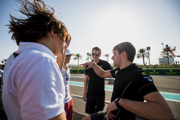 2017 FIA Formula 2 Round 11.
Yas Marina Circuit, Abu Dhabi, United Arab Emirates.
Saturday 25 November 2017.
Roberto Merhi (ESP, Rapax), Louis Deletraz (SUI, Rapax), Gustav Malja (SWE, Racing Engineering), Jordan King (GBR, MP Motorsport). 
Photo: Zak Mauger/FIA Formula 2.
ref: Digital Image _56I1655