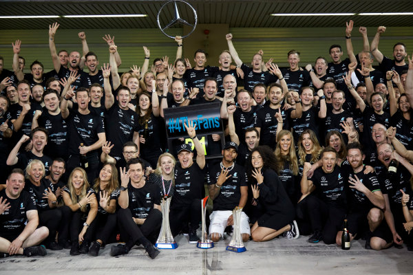 Yas Marina Circuit, Abu Dhabi, United Arab Emirates.
Sunday 26 November 2017.
Toto Wolff, Executive Director (Business), Mercedes AMG, Valtteri Bottas, Mercedes AMG, 1st Position, his wife Emelia, Lewis Hamilton, Mercedes AMG, 2nd Position, and the Mercedes team celebrate a great race result and another highly successful season.
World Copyright: Steve Etherington/LAT Images
ref: Digital Image SNE13478 Yas Marina Circuit, Abu Dhabi, United Arab Emirates.
Sunday 26 November 2017.
Toto Wolff, Executive Director (Business), Mercedes AMG, Valtteri Bottas, Mercedes AMG, 1st Position, his wife Emelia, Lewis Hamilton, Mercedes AMG, 2nd Position, and the Mercedes team celebrate a great race result and another highly successful season.
World Copyright: Steve Etherington/LAT Images
ref: Digital Image SNE13478