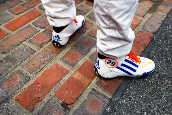 Verizon IndyCar Series
Indianapolis 500 Race
Indianapolis Motor Speedway, Indianapolis, IN USA
Sunday 28 May 2017
The feet of Fernando Alonso, McLaren-Honda-Andretti Honda, on the Yard of Bricks
World Copyright: Steven Tee/LAT Images
ref: Digital Image _R3I7909