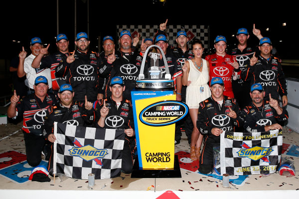 25 June, 2016, Madison, Illinois USA
Christopher Bell celebrates in victory lane
©2016, Russell LaBounty
LAT Photo USA
25 June, 2016, Madison, Illinois USA
Christopher Bell celebrates in victory lane
©2016, Russell LaBounty
LAT Photo USA