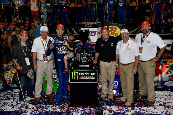 Monster Energy NASCAR Cup Series
Bass Pro Shops NRA Night Race
Bristol Motor Speedway, Bristol, TN USA
Saturday 19 August 2017
Kyle Busch, Joe Gibbs Racing, M&M's Caramel Toyota Camry wins
World Copyright: Rusty Jarrett
LAT Images Monster Energy NASCAR Cup Series
Bass Pro Shops NRA Night Race
Bristol Motor Speedway, Bristol, TN USA
Saturday 19 August 2017
Kyle Busch, Joe Gibbs Racing, M&M's Caramel Toyota Camry wins
World Copyright: Rusty Jarrett
LAT Images